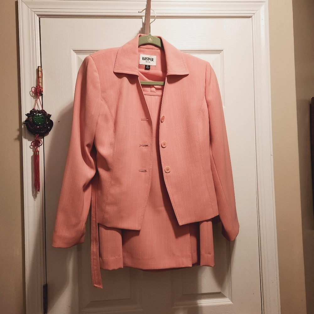 Ladies 2 piece suit